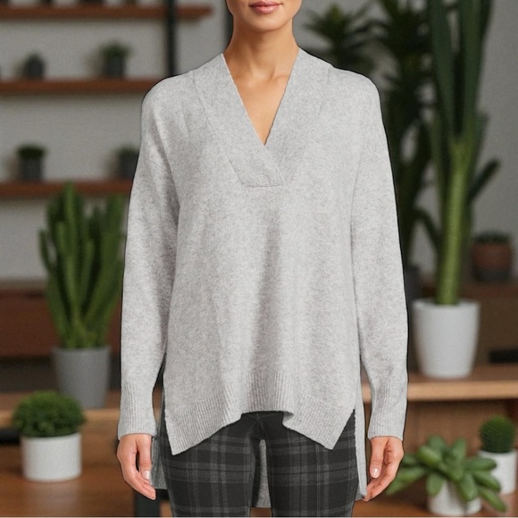 NEW Time and Tru Deep V-Neck Cozy Extremely Soft Sweater Color Heather Grey XL - Picture 1 of 12